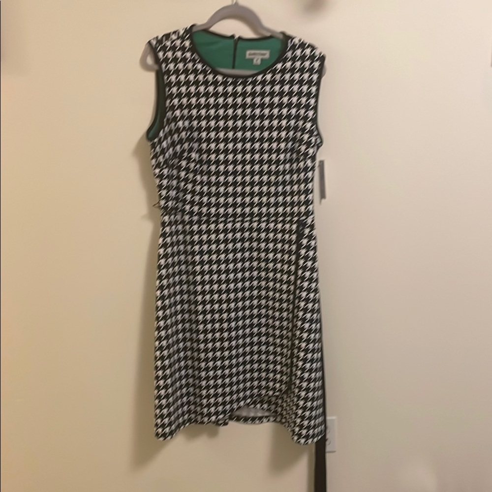 Shelby & Palmer Black and White Sheath Midi Dress Crew Neck Sleeveless
